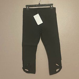 Fabletics Petal Capri Yoga Pants